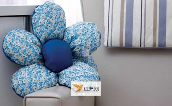 Personalized flower cushions made of non-woven fabric