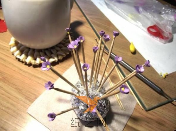 Tutorial on how to make small flower ball earrings made of ultra-light clay as a Valentines Day gift