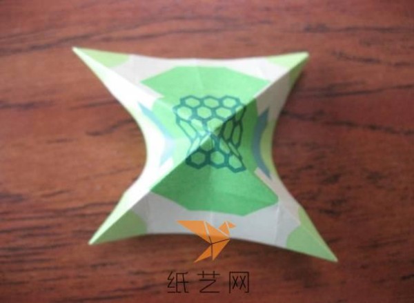 Tutorial on how to make a cute origami turtle