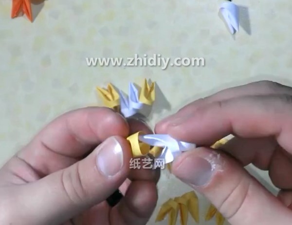 Origami triangle insert Angry Birds Yellow Wind little yellow bird handmade tutorial