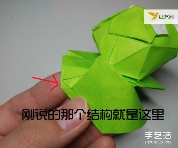 Illustration of the steps of origami of a very cute three-dimensional duck