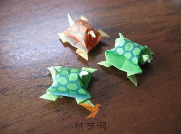 Tutorial on how to make a cute origami turtle