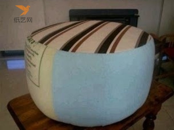 Tutorial on turning waste into treasure. Tutorial on making waste plastic bottles into soft stools for home.