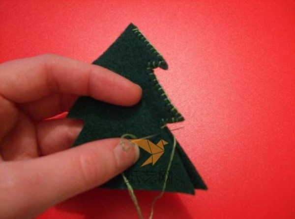 Tutorial on how to make cute non-woven Christmas tree hanging ornaments