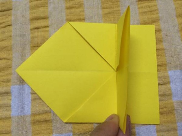 Super simple garbage paper box small box that children can make