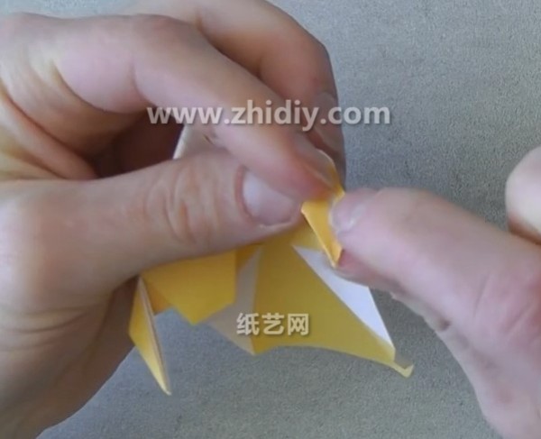 Tutorial on how to make a three-dimensional origami duck