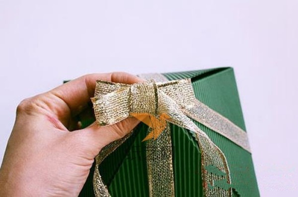 Beautiful handmade origami Christmas gift box DIY tutorial