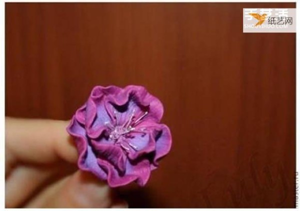 Illustrated tutorial on how to make a personalized soft clay flower ring by hand