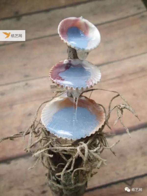 Little seashells transform into waterfalls, peacocks, little books, candles and more! Turn waste into treasure and renovate old things!