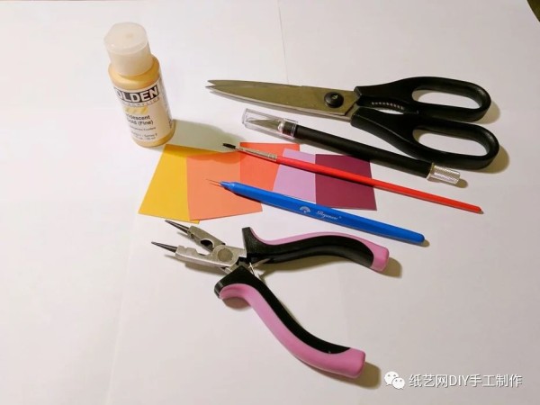 Colorful paper art earrings, never seen them? Here is a tutorial that will help you learn it at a glance!