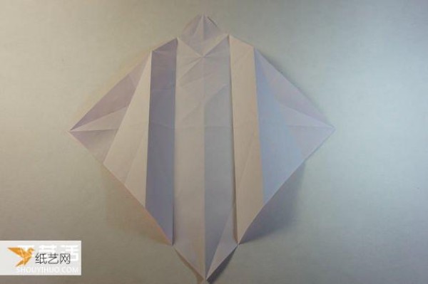 Illustrated step-by-step tutorial for girls using origami to fold something that looks complicated