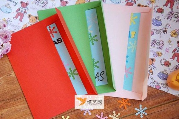 Experience the colorful and wonderful production tutorial of DIY Christmas cards