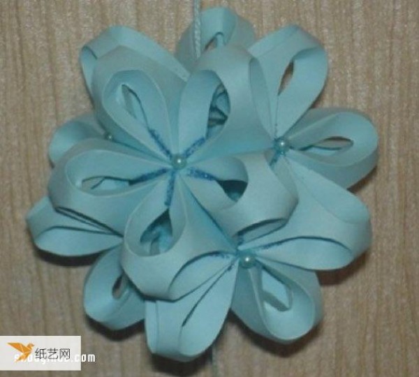 Illustrated tutorial on the folding method of three-dimensional cardboard flower balls