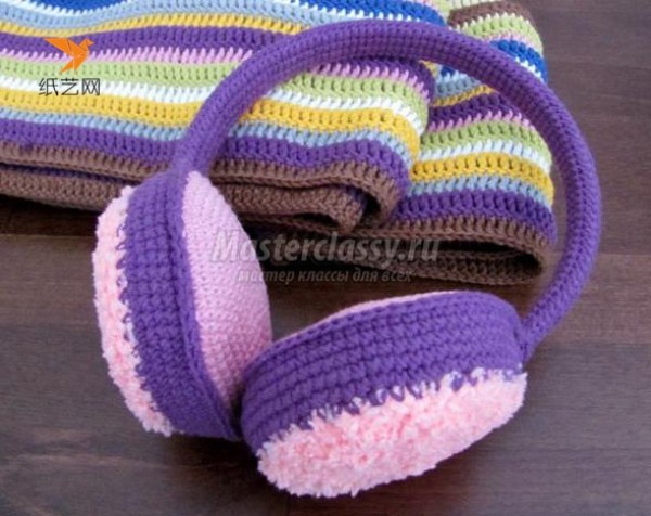 Illustrated tutorial on how to make crochet warm earmuffs by using old headphones from waste materials