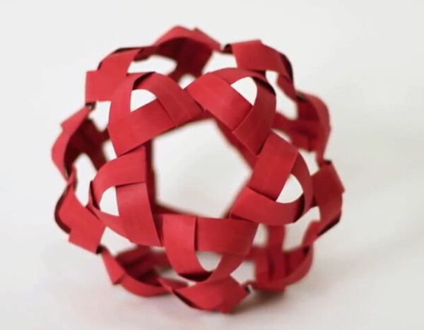 Tutorial on making paper balls by hand