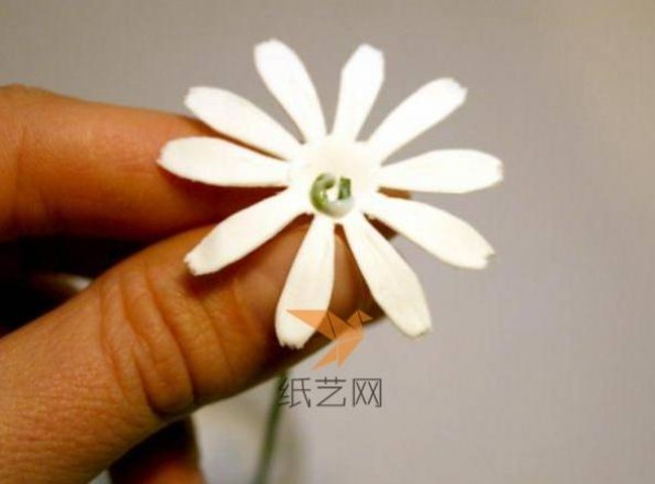 Tutorial on how to make a pure daisy using ultra-light clay