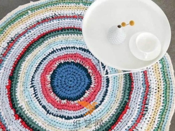 How to weave a beautiful rug from old clothes