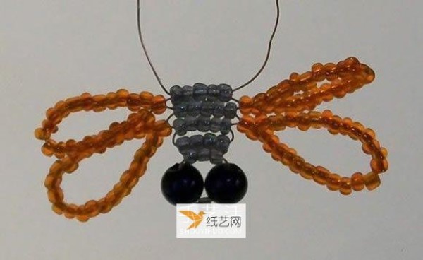 Illustration of the hand-making method of personalized beaded dragonfly