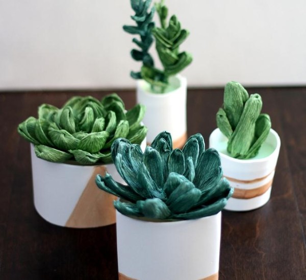 Tutorial on making realistic succulent plant pots made of wrinkled paper