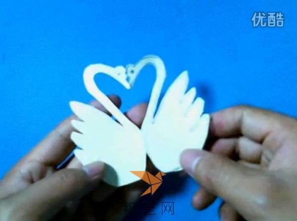 Handmade DIY teaching Paper-cut swan Childrens paper-cut tutorial