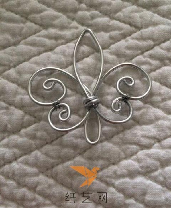 Beautiful handmade butterfly wire necklace tutorial