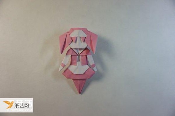 Illustrated step-by-step tutorial for girls using origami to fold something that looks complicated