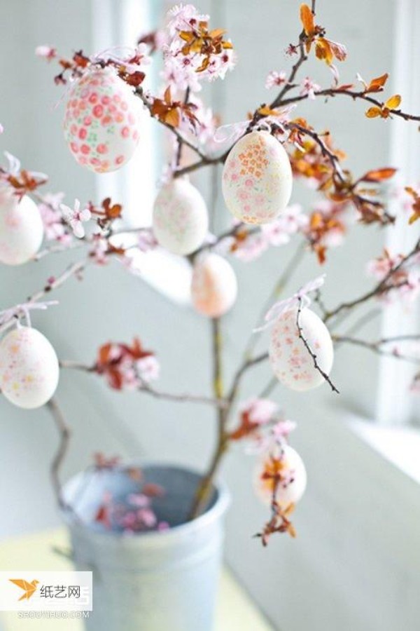 Hand-painted to create very personalized and beautiful egg decoration works