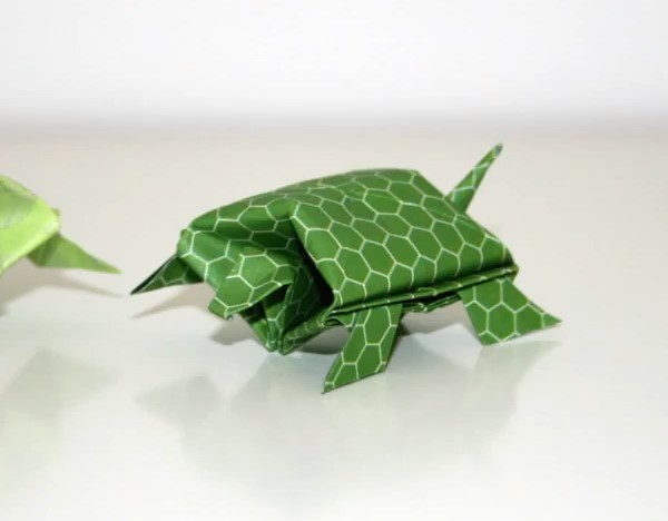 Simple origami turtle folding method