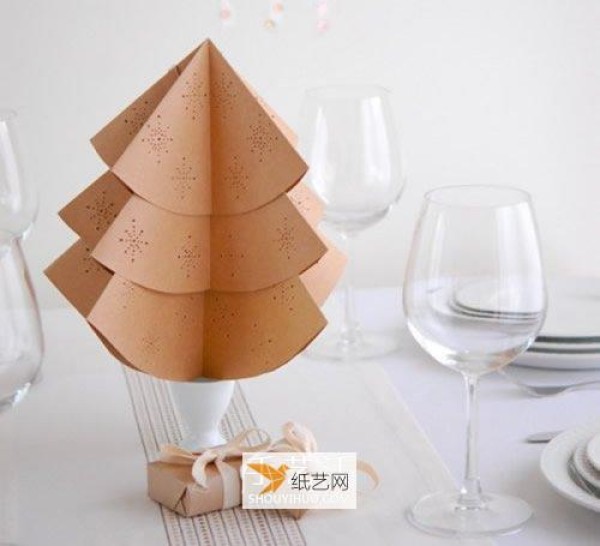 Make 10 Beautiful Handmade Christmas Trees from Paper