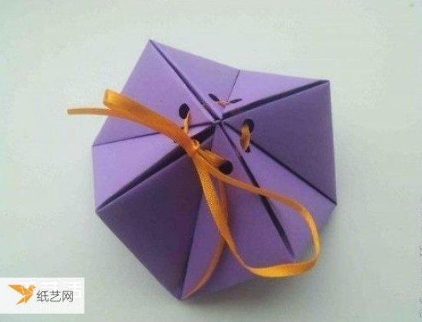 Illustration of how children fold and make geometric candy gift boxes by hand