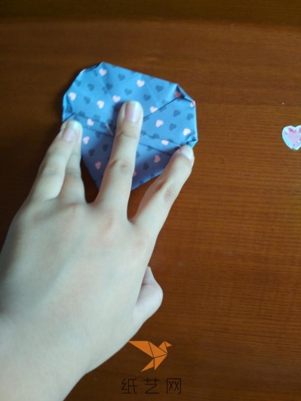 Especially the simple and easy to learn origami three-dimensional heart tutorial