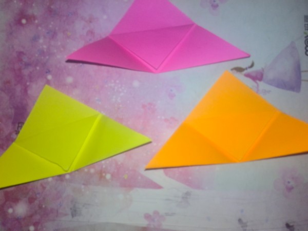 Three color triangle box