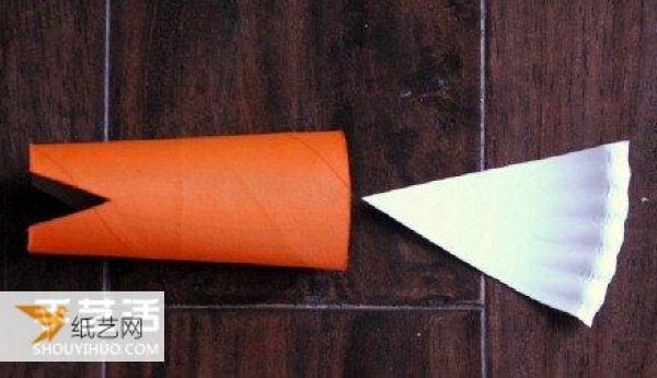 Handmade fish toys for toddlers using toilet paper rolls and paper trays