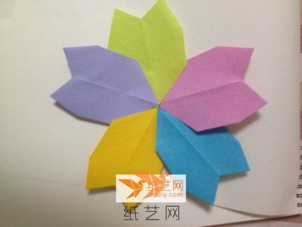 Illustrated tutorial for parent-child handmade origami colorful cherry blossoms