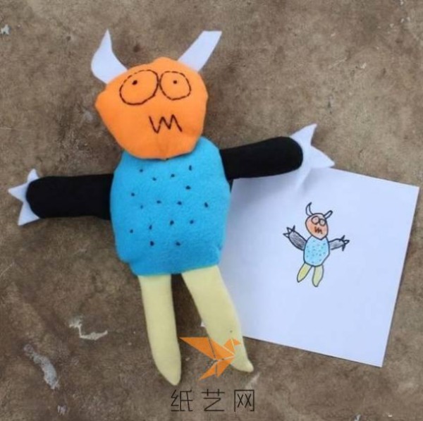 New Year’s gift of dolls made according to baby’s drawings