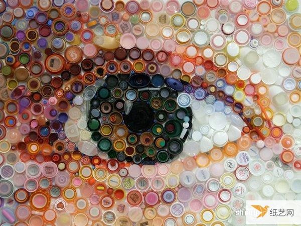 Use more than 7,000 plastic bottle caps to create realistic portraits