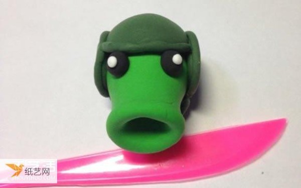 Looking for some illustrations of hand-made machine gun peas in Plants vs. Zombies using ultra-light clay