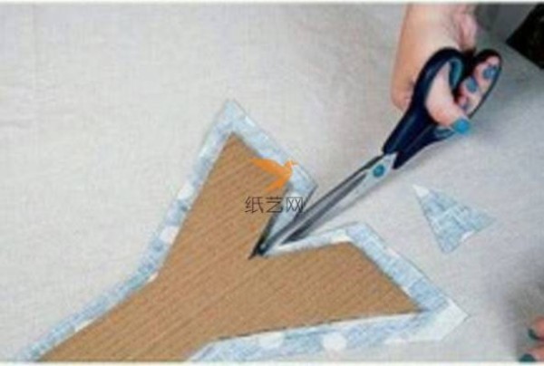 How to use waste cardboard to make beautiful wall decoration letters. Tutorial on turning waste into treasure