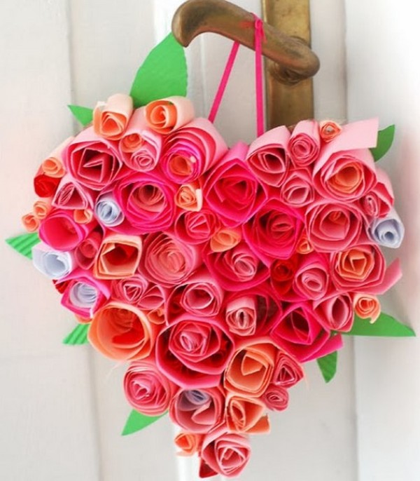 Tutorial on how to make Valentine’s Day paper rose and strawberry decorations