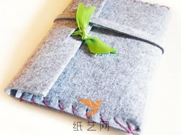 Tutorial on making simple tablet sleeves for Valentine’s Day gifts