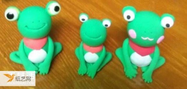 Illustrated tutorial for making a small frog by hand using ultra-light clay