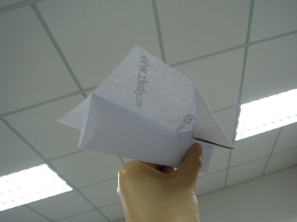 Paper airplane origami tutorial: Simple glide machine origami tutorial