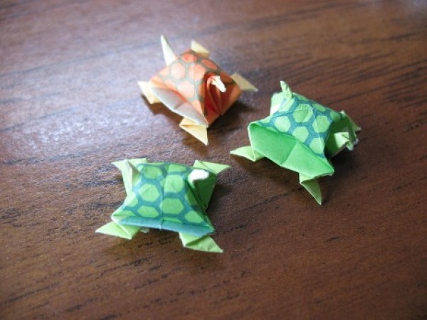 Origami made from sticky notes, little turtle origami complete illustrated tutorial