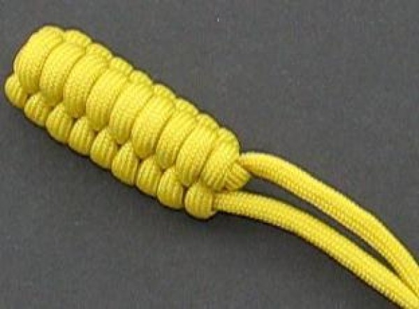 Chinese knot weaving tutorial: rattlesnake weaving tutorial [key chain mobile phone chain weaving tutorial]