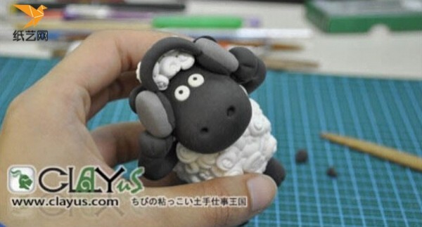 How to use ultralight clay? Detailed illustrations of the tutorial for making handmade polymer clay Shaun the Sheep