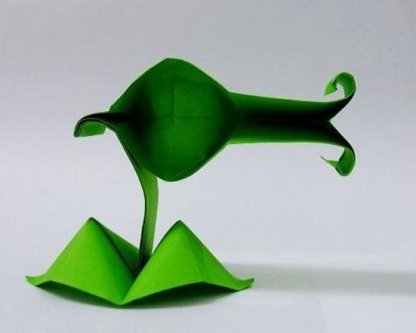 Abu’s original origami work—Plants vs. Zombies: Peashooter