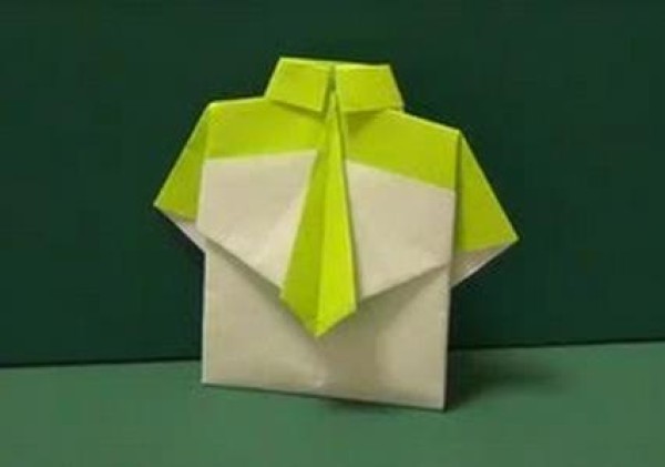 Origami video tutorial for Father’s Day origami shirt