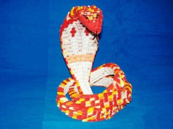 Origami triangle cobra handmade tutorial