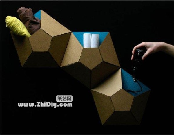 Stylish cardboard wall bag