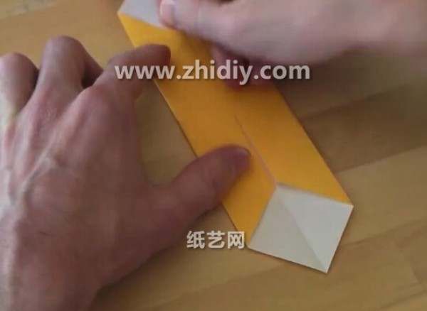 Origami encyclopedia: Tutorial on how to fold a Chinese sailboat